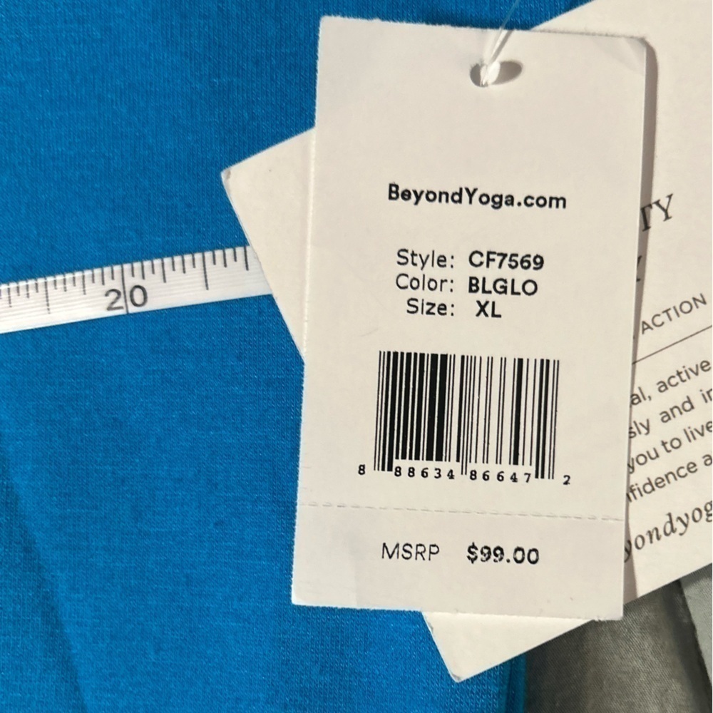 Beyond Yoga All Time Cropped Yoga Pullover Sweatshirt - Picture 6 of 7